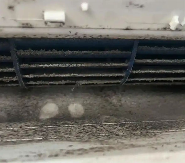 翁牛特空调吹的风有股烧焦味是怎么回事